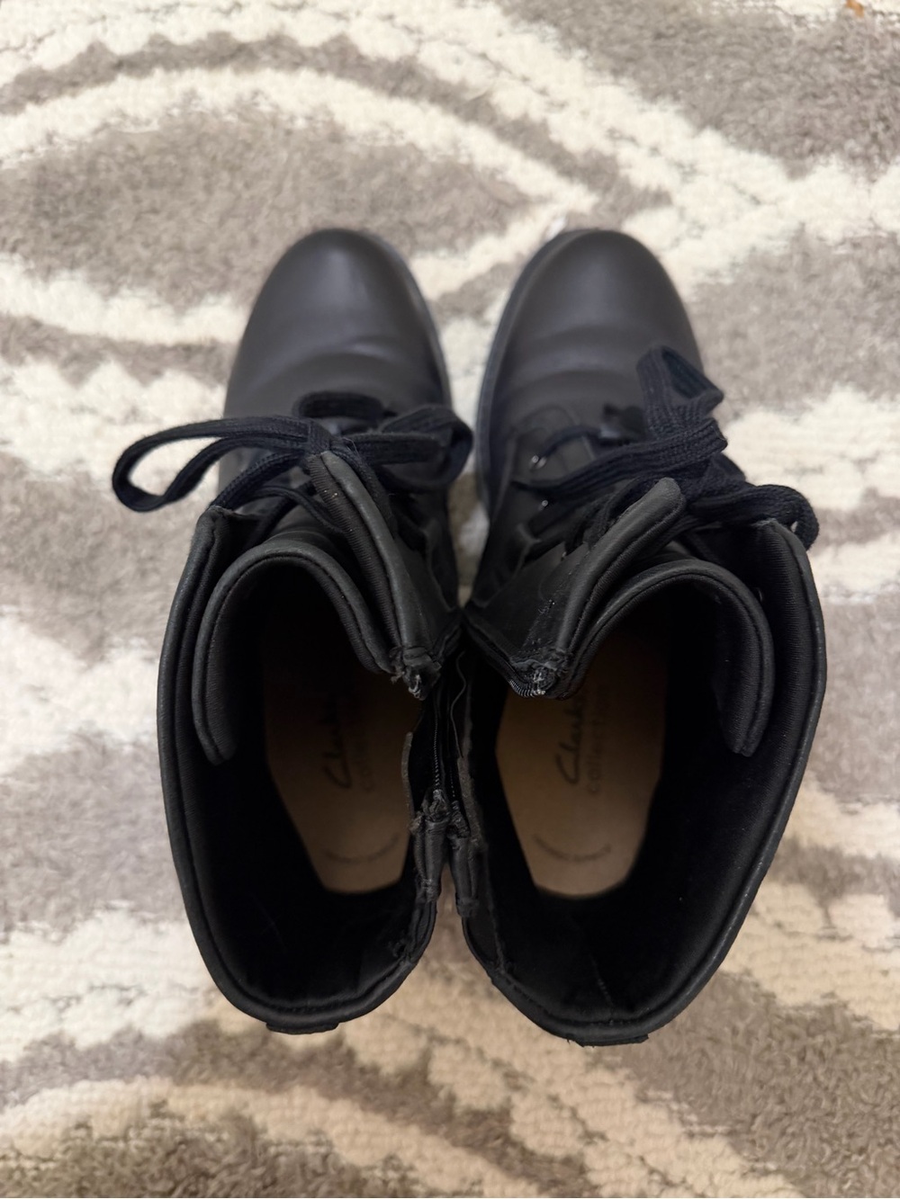 Clarks Hearth Parker Lace Up Boots in Women’s 10
